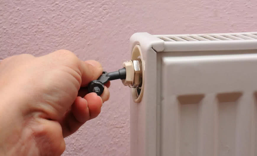 Odpowietrzenie zamkniętej instalacji grzejnej